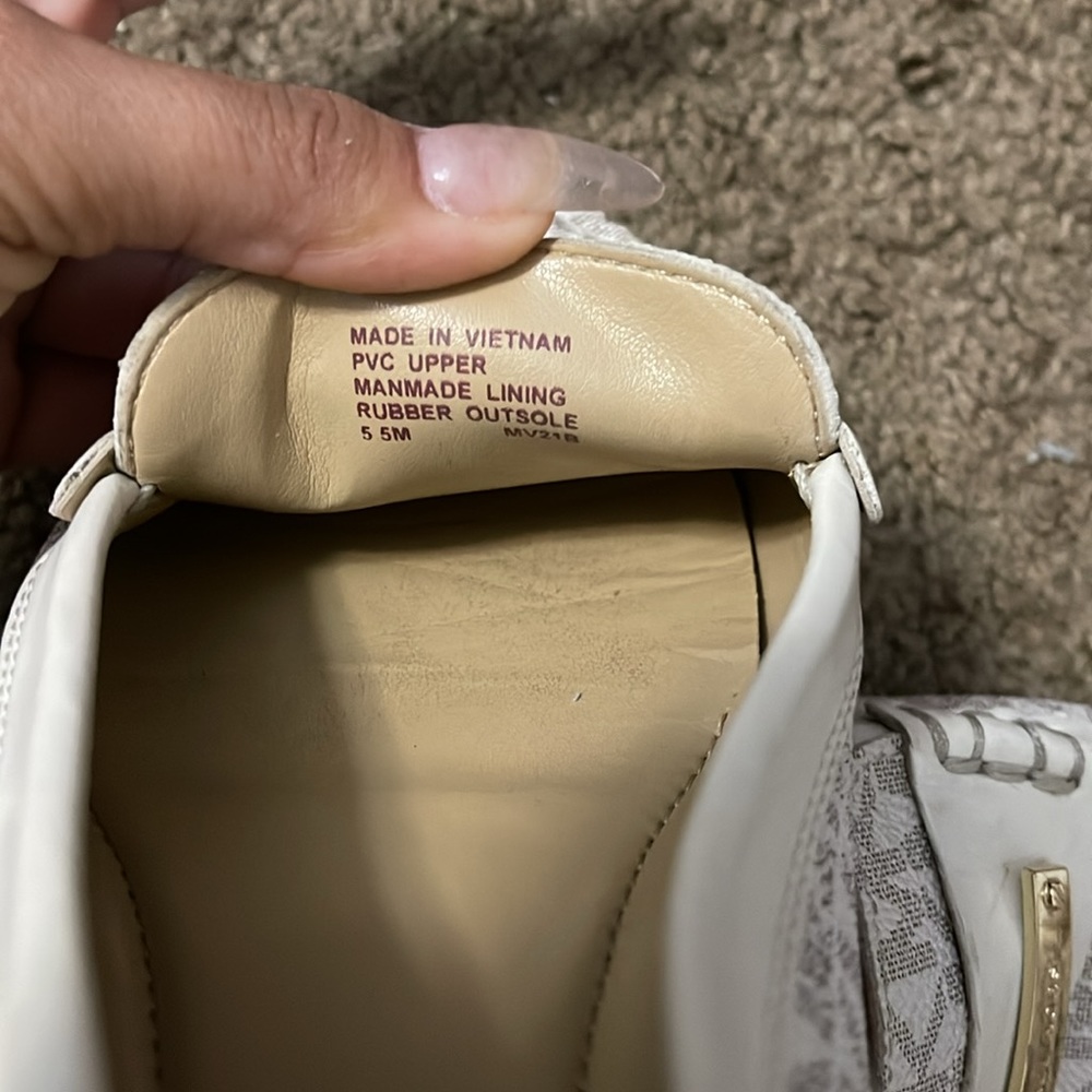 🤍Michael Kors 🤍 - Picture 3 of 9